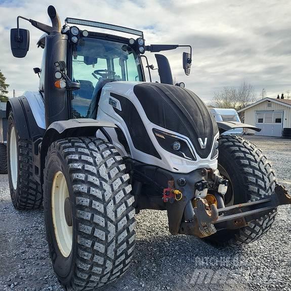 Valtra T174D Traktoren