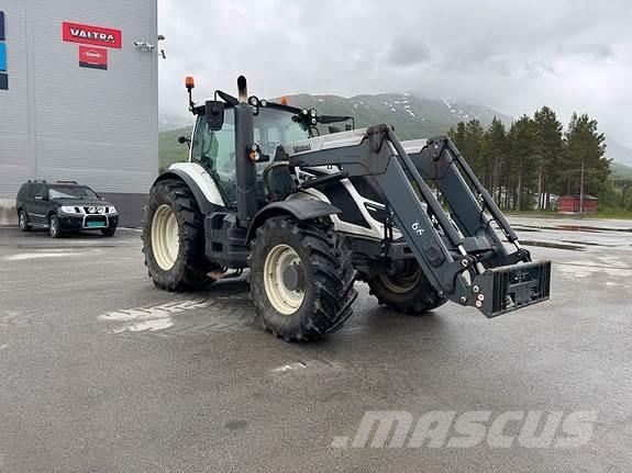Valtra T174V Traktoren