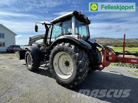 Valtra T190 Traktoren