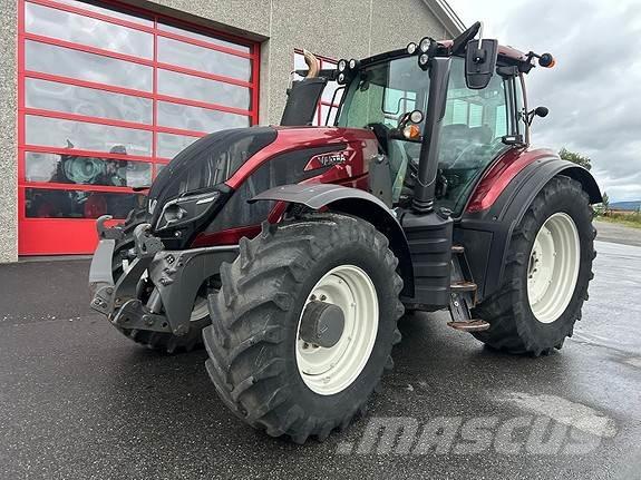 Valtra T234 Traktoren