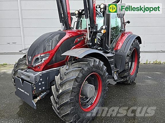 Valtra T235 Traktoren