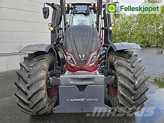 Valtra T235 Traktoren