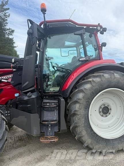 Valtra T254V Traktoren
