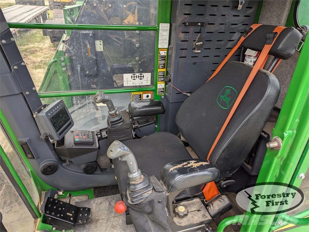 John Deere 853M Forstanhänger/Rückewagen