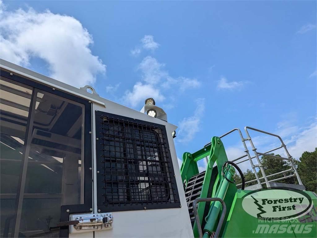 Sennebogen 830E Gelenkausleger Lader