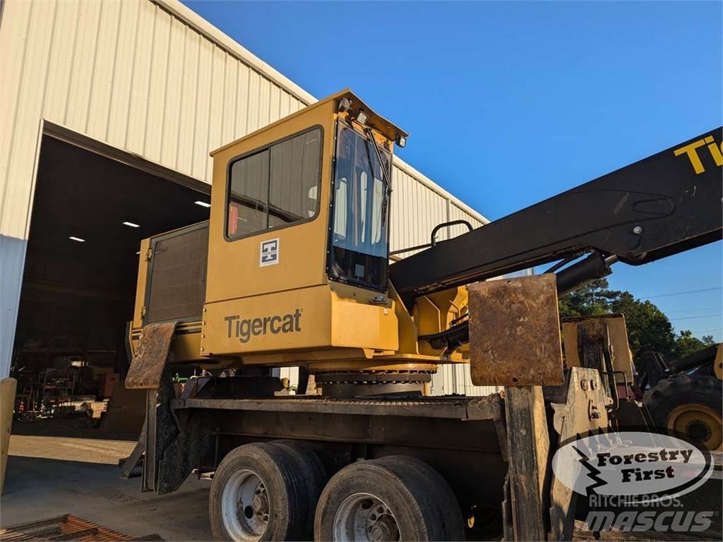 Tigercat 234B Gelenkausleger Lader
