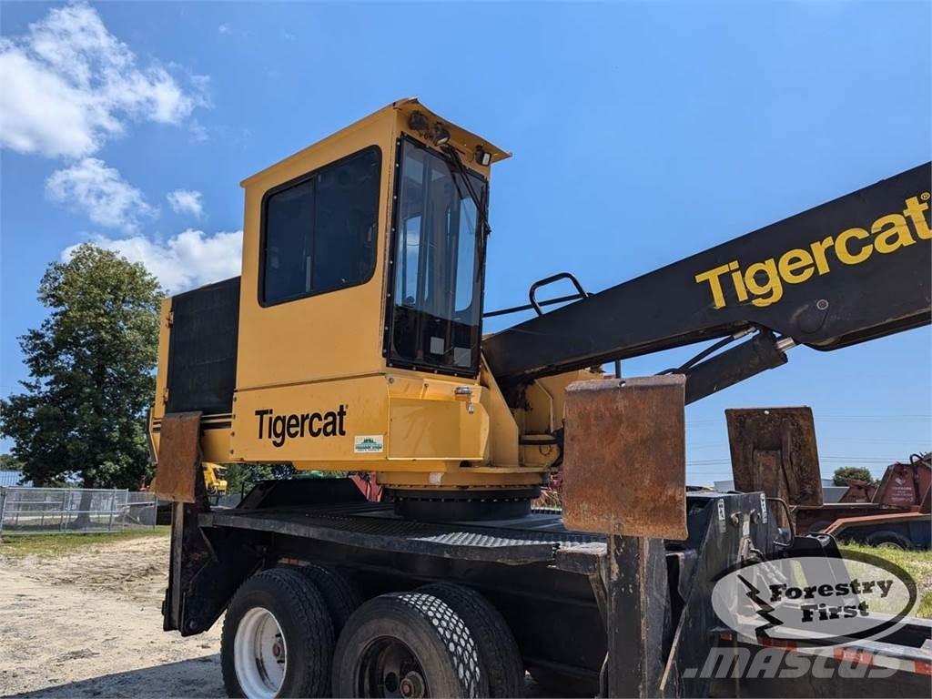 Tigercat 234B Gelenkausleger Lader