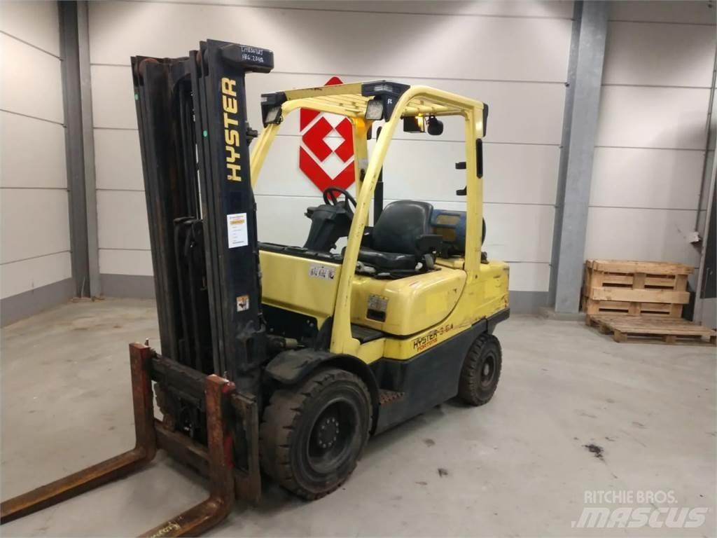 Hyster H3.50FT Gas Stapler