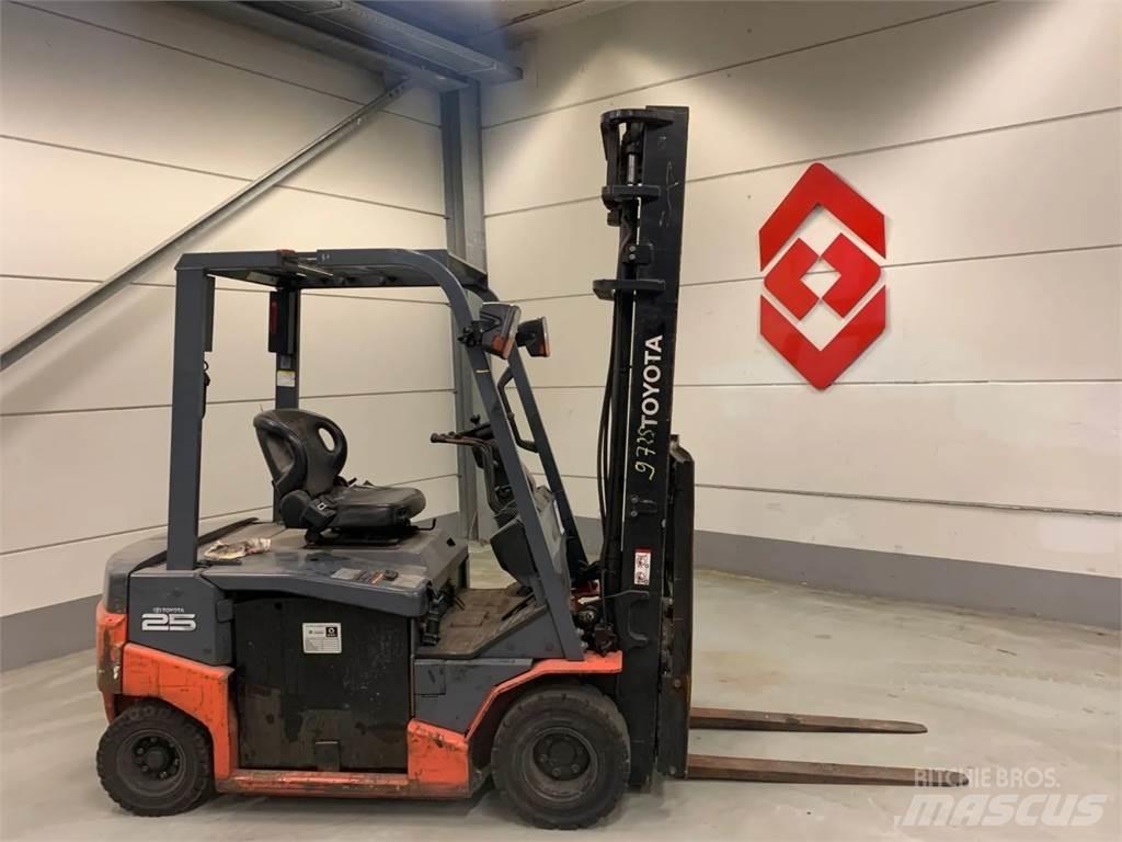 Toyota 8FBN25 Elektro Stapler