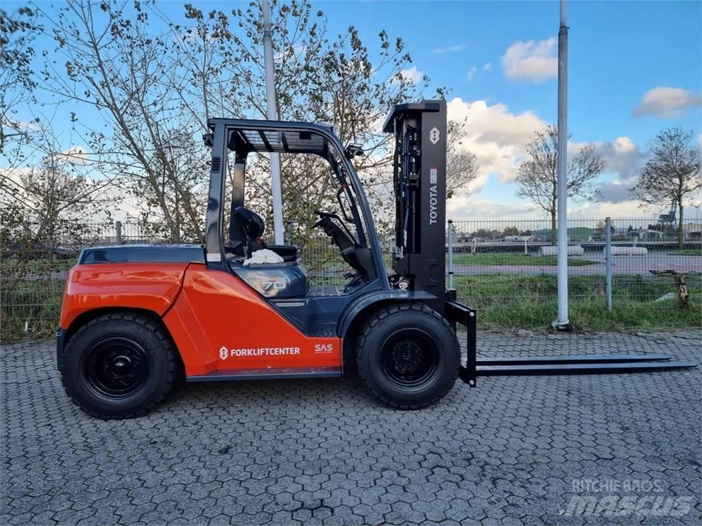 Toyota 8FD70F Diesel Stapler