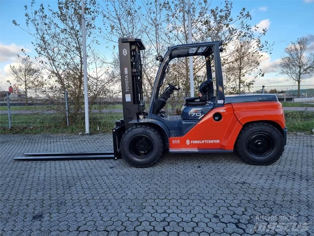 Toyota 8FD70F Diesel Stapler