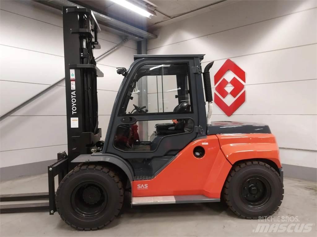 Toyota 8FD70F Diesel Stapler