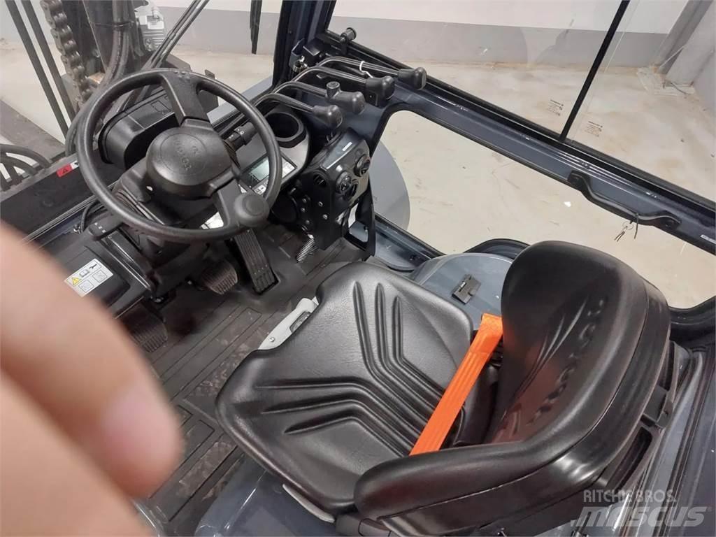 Toyota 8FD70F Diesel Stapler