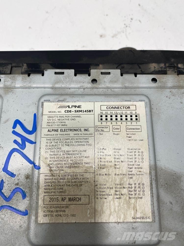  Alpine Elektronik