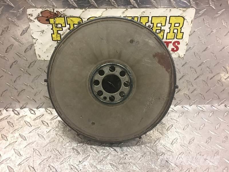 Mack MP8 Transport Sonstige