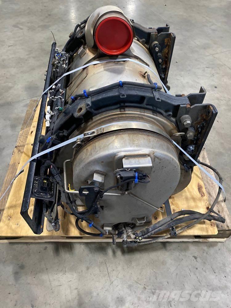 Mack MP8 Transport Sonstige