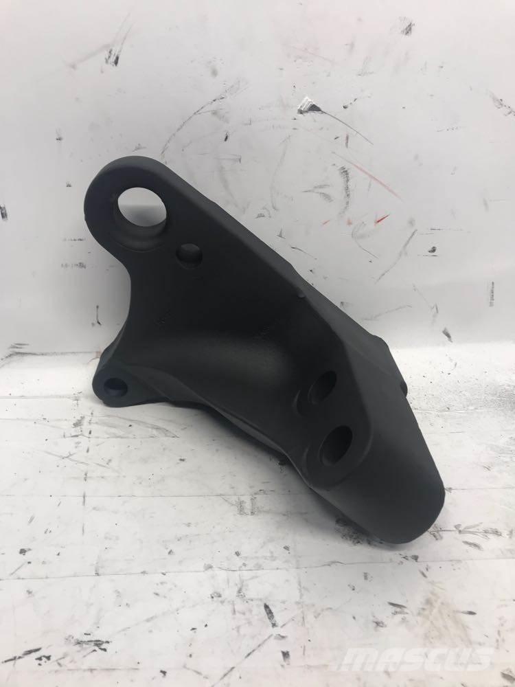 Mack MP8 Transport Sonstige