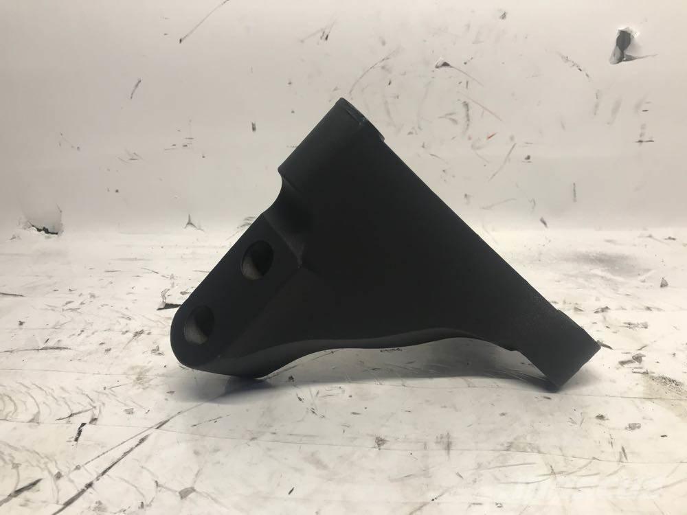 Mack MP8 Transport Sonstige