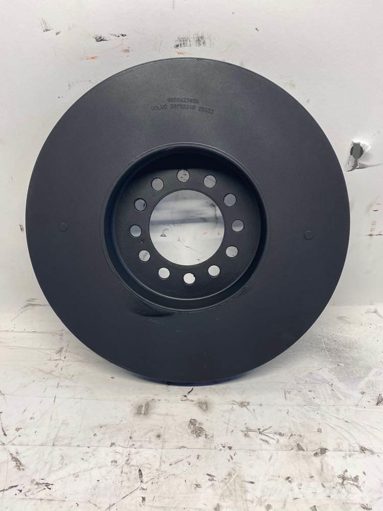 Mack MP8 Transport Sonstige