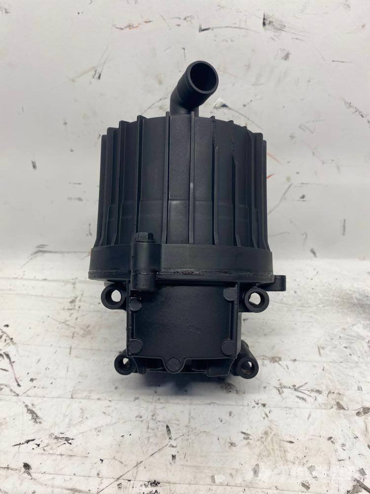 Mack MP8 Transport Sonstige