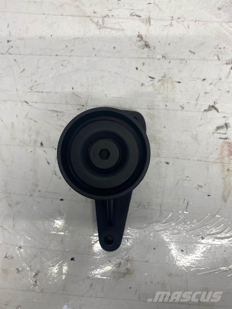 Mack MP8 Transport Sonstige