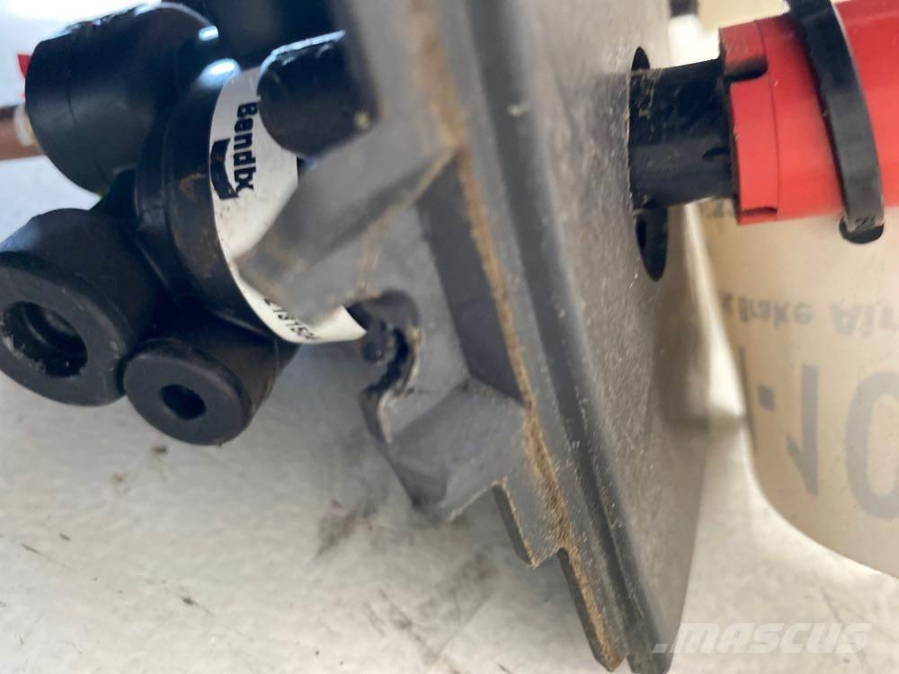 Volvo VNL Transport Sonstige