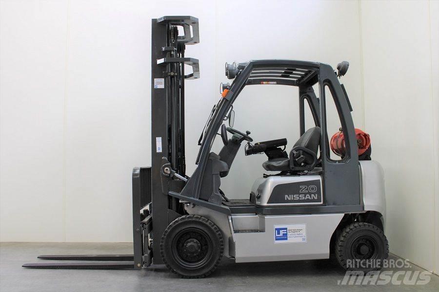 Nissan U1D2A20LQ Gas Stapler