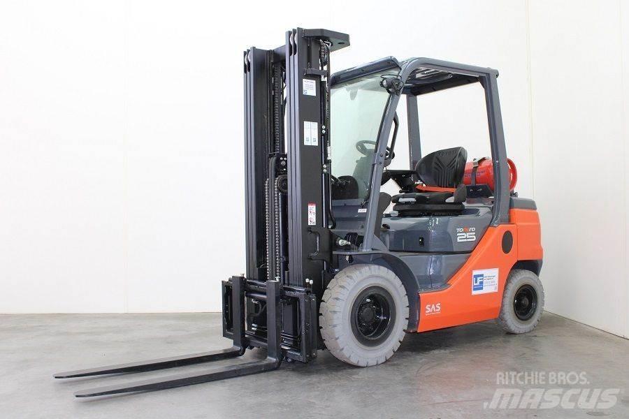 Toyota 02-8FGF25 Gas Stapler