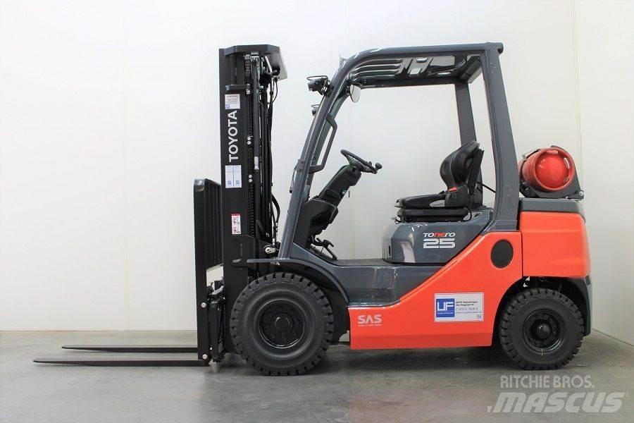 Toyota 02-8FGF25 Gas Stapler