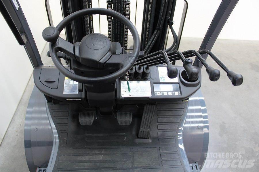 Toyota 02-8FGF30 Gas Stapler