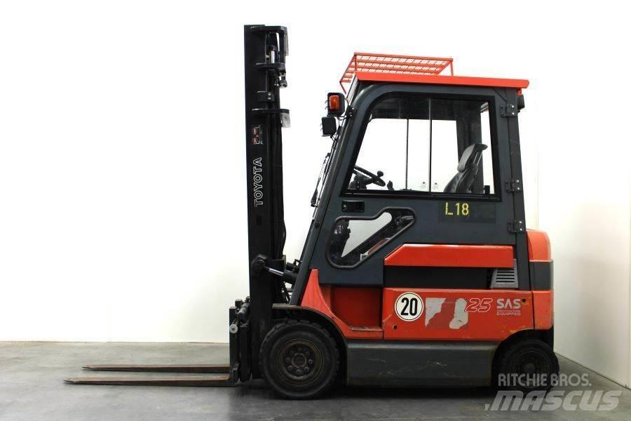 Toyota 7FBM25 Elektro Stapler