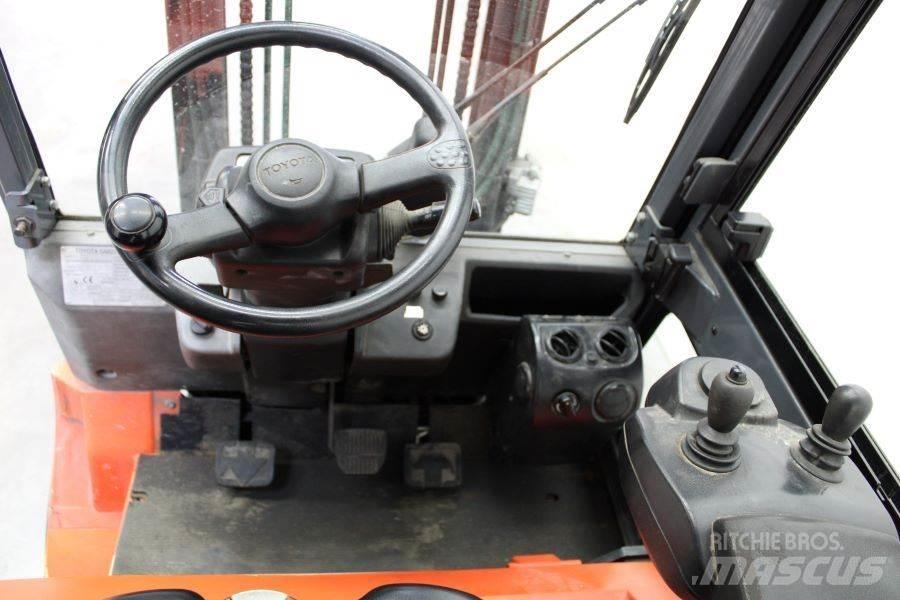 Toyota 7FBM25 Elektro Stapler