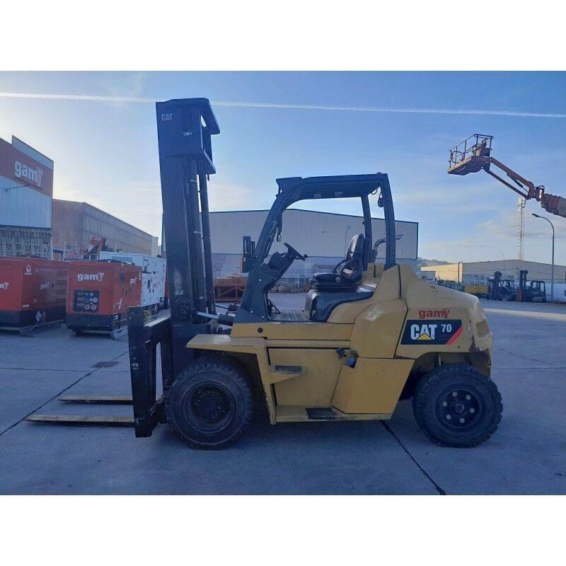 CAT DP70N1 Diesel Stapler