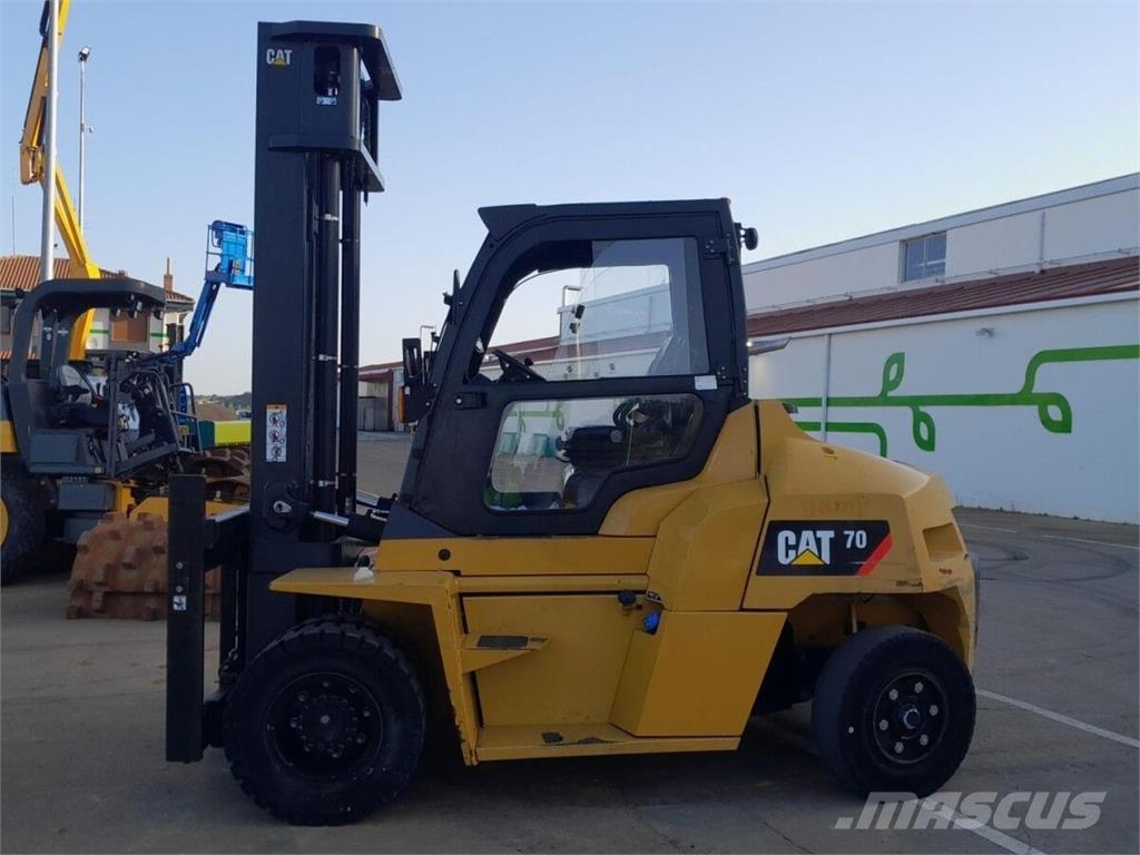 CAT DP70N1 Geländestapler