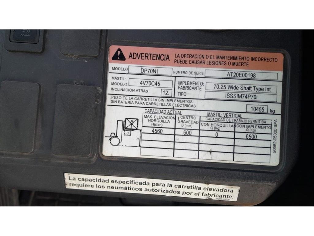 CAT DP70N1 Geländestapler