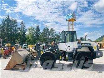 Komatsu WA250PZ-6 Radlader