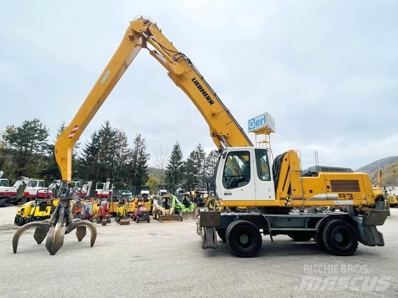 Liebherr A934C Materialumschlag