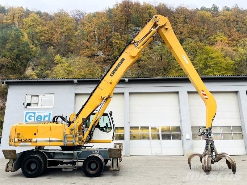 Liebherr A934C Materialumschlag