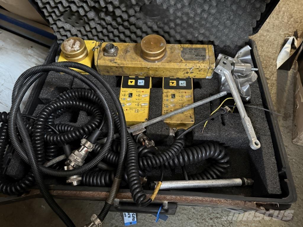 Volvo ABG P 6870 C Strassenfertiger