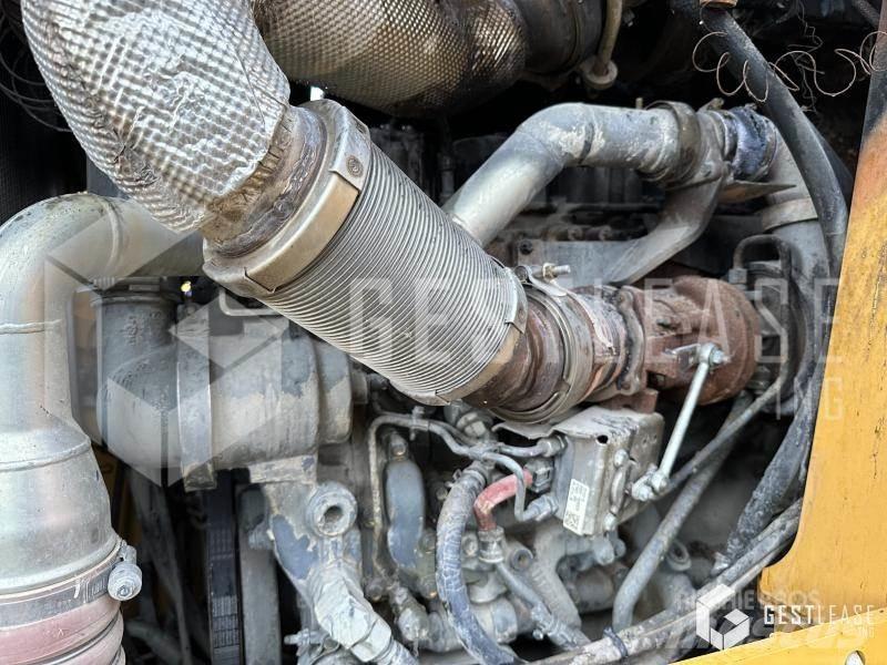 Liebherr LR636 Laderaupen
