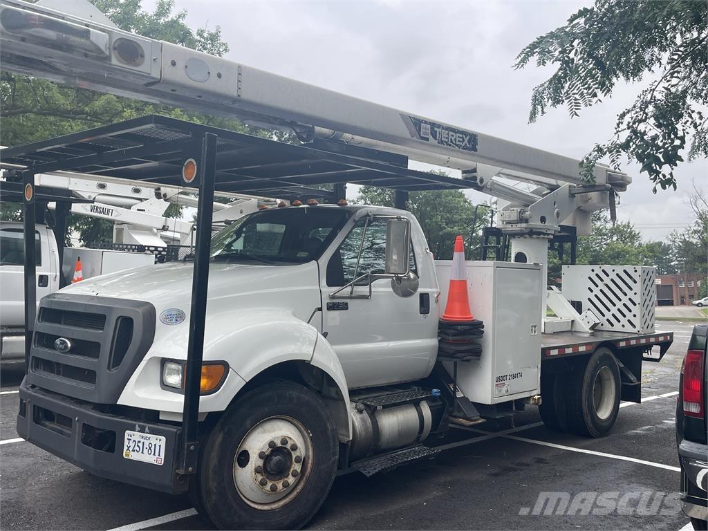 Ford F750 Andere Fahrzeuge