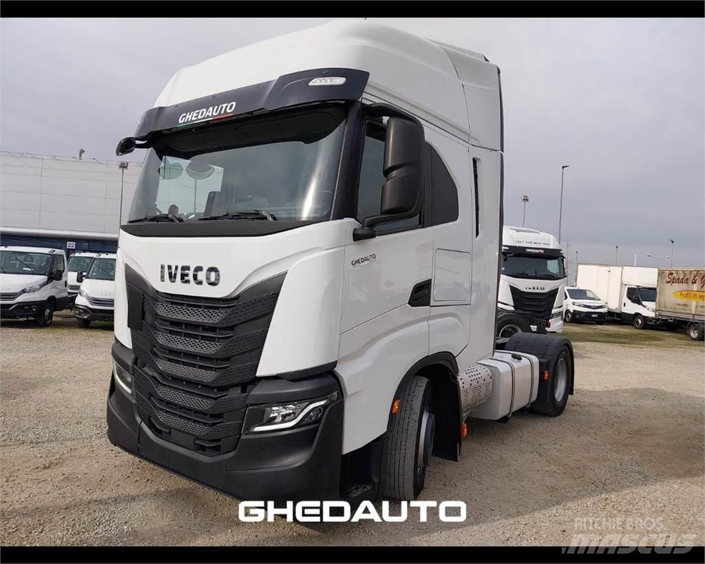 Iveco AS440S48 Kastenaufbau