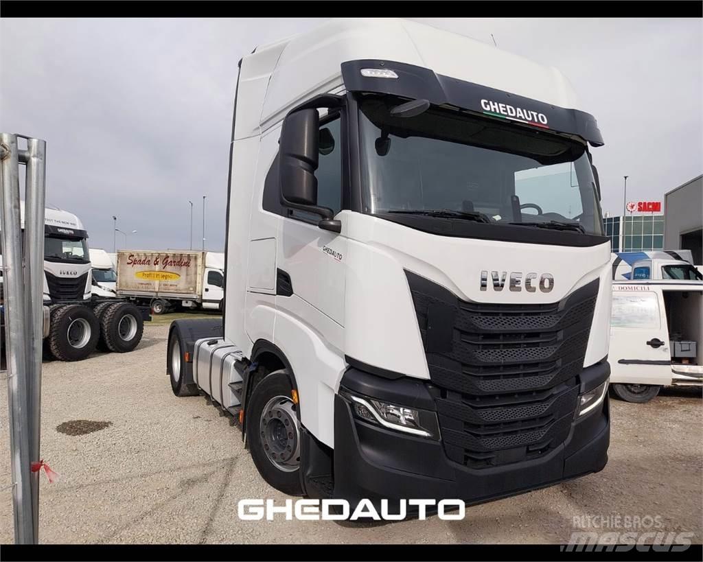 Iveco AS440S48 Kastenaufbau