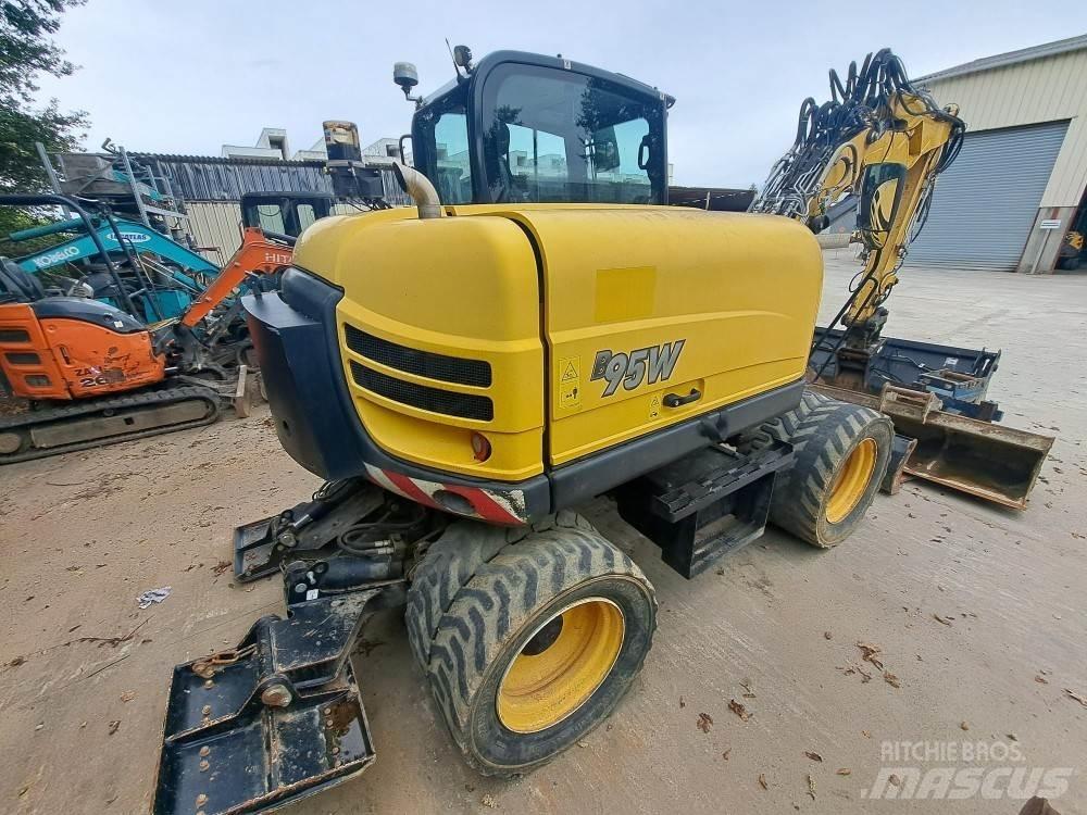 Yanmar B95W Mobilbagger