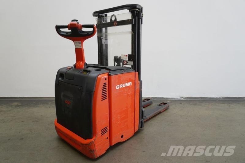 Linde D 12 133 Selbstfahrstapler
