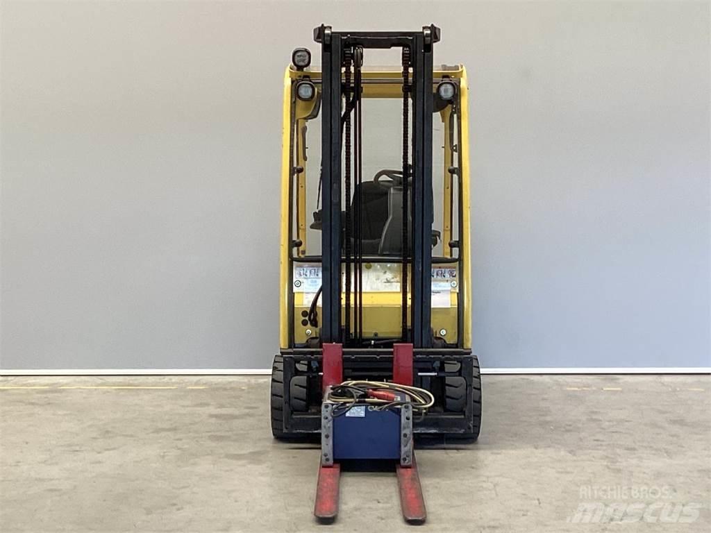 Hyster J2.0XMT Elektro Stapler