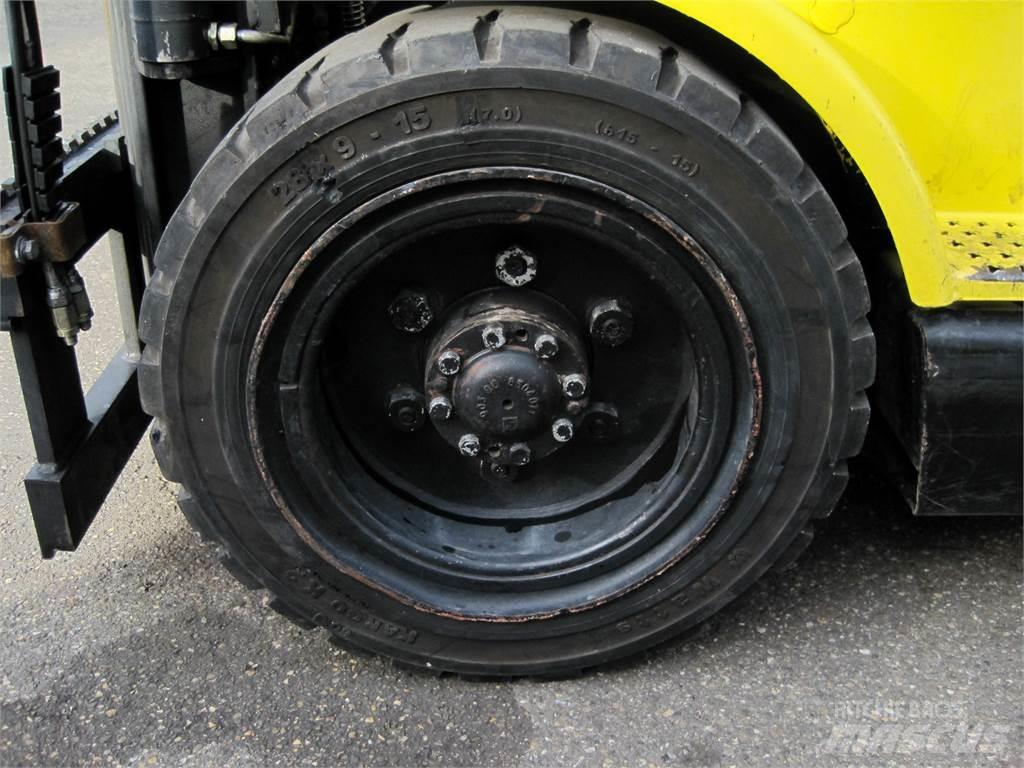 Hyster H 3-00XM Gas Stapler