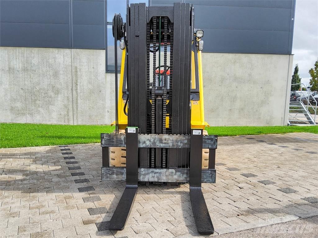 Hyster H 5.50 XM Gas Stapler