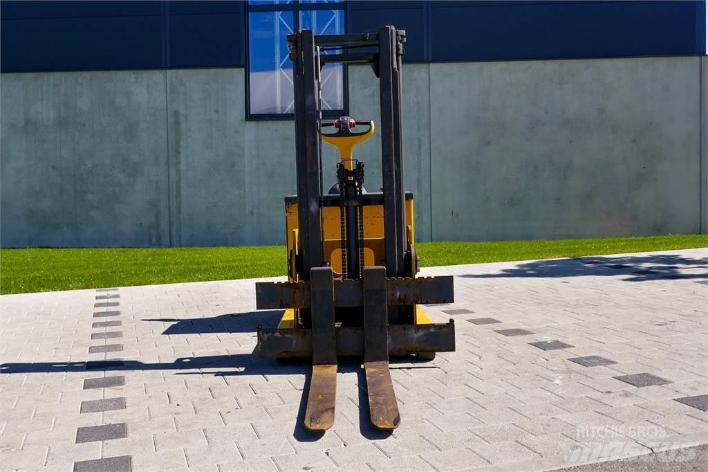 Linde L12 Deichselstapler