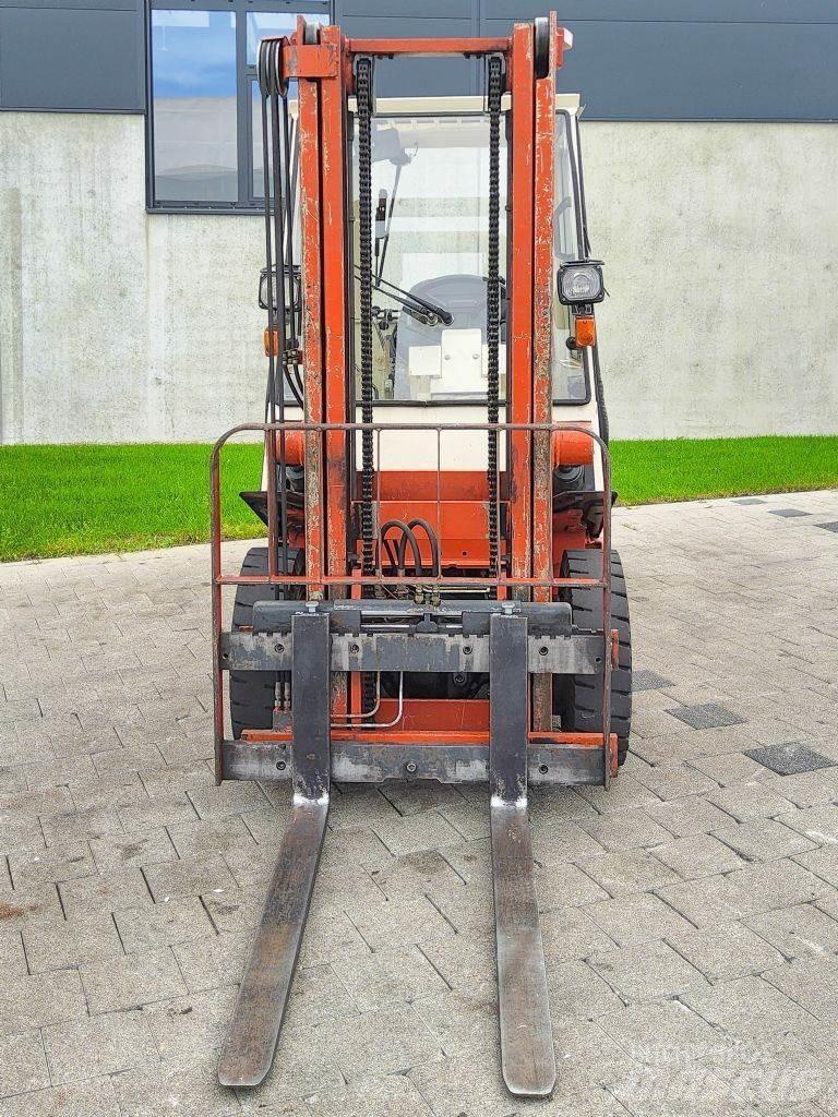 Nissan EH02F25U Diesel Stapler